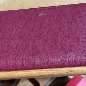 Inspired Women's Burgundy Wallet NWOT
